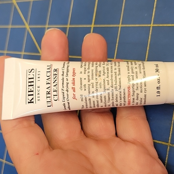 Kiehl's Ultra Facial Cleanser New 30ml Tube - Picture 1 of 2